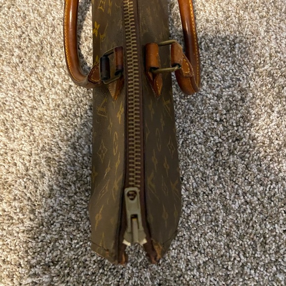 Louis Vuitton Monogram Sac Triangle Handbag - Picture 7 of 11